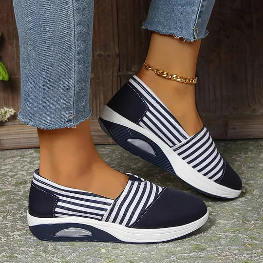 🔥 Daily Deal 50% Off - Women's Comfortable Striped Slip-On Sneakers