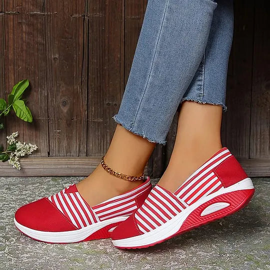 🔥 Daily Deal 50% Off - Women's Comfortable Striped Slip-On Sneakers