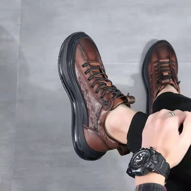 COWHIDE CROCODILE PRINT NON-SLIP SNEAKERS