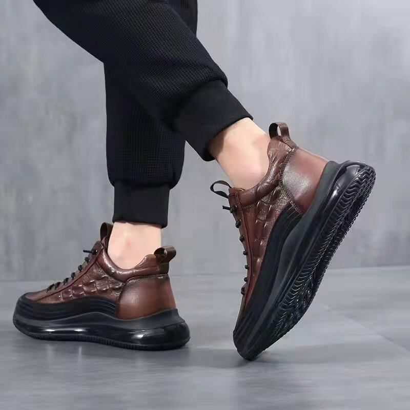 COWHIDE CROCODILE PRINT NON-SLIP SNEAKERS
